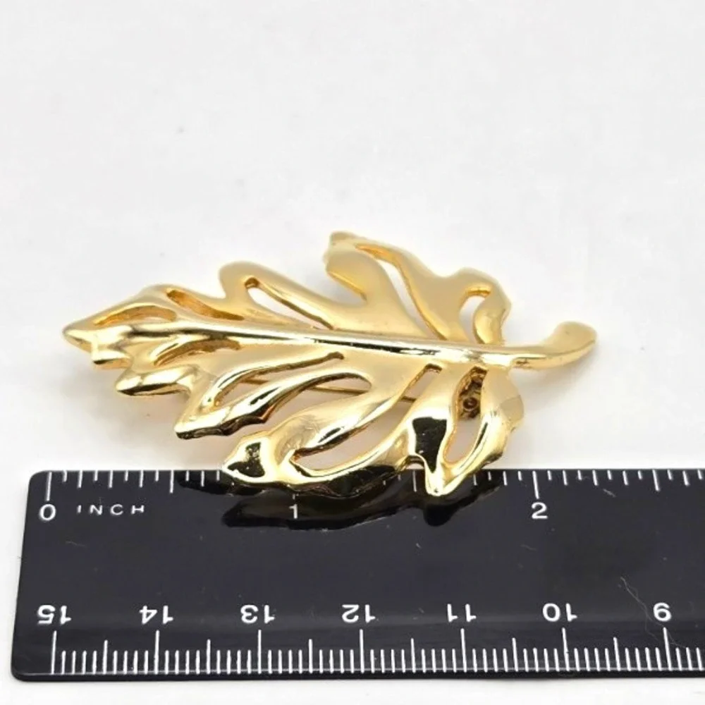 N/A gold tone