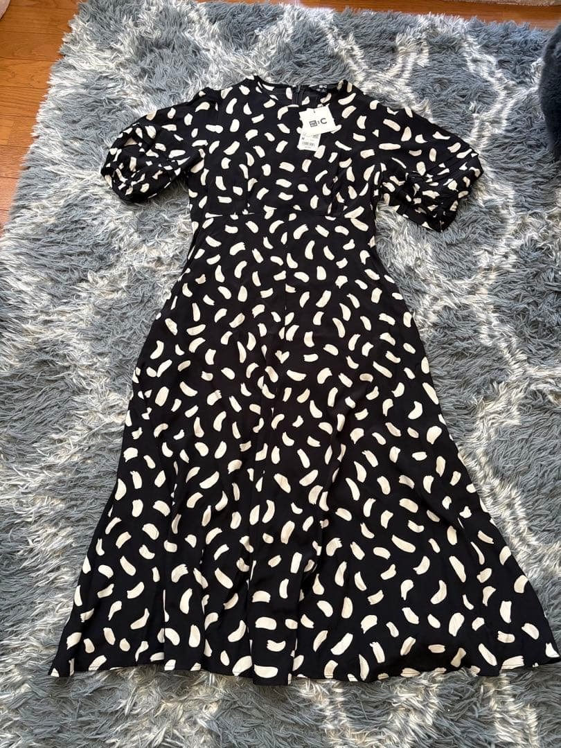 Uniqlo Balloon Sleeve Dress, Size M, Unused with Tags